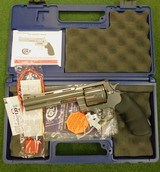 Colt Anaconda 44 mag - 2 of 2