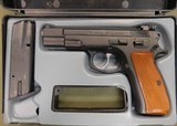 CZ model 85 combat 9 mm - 1 of 2