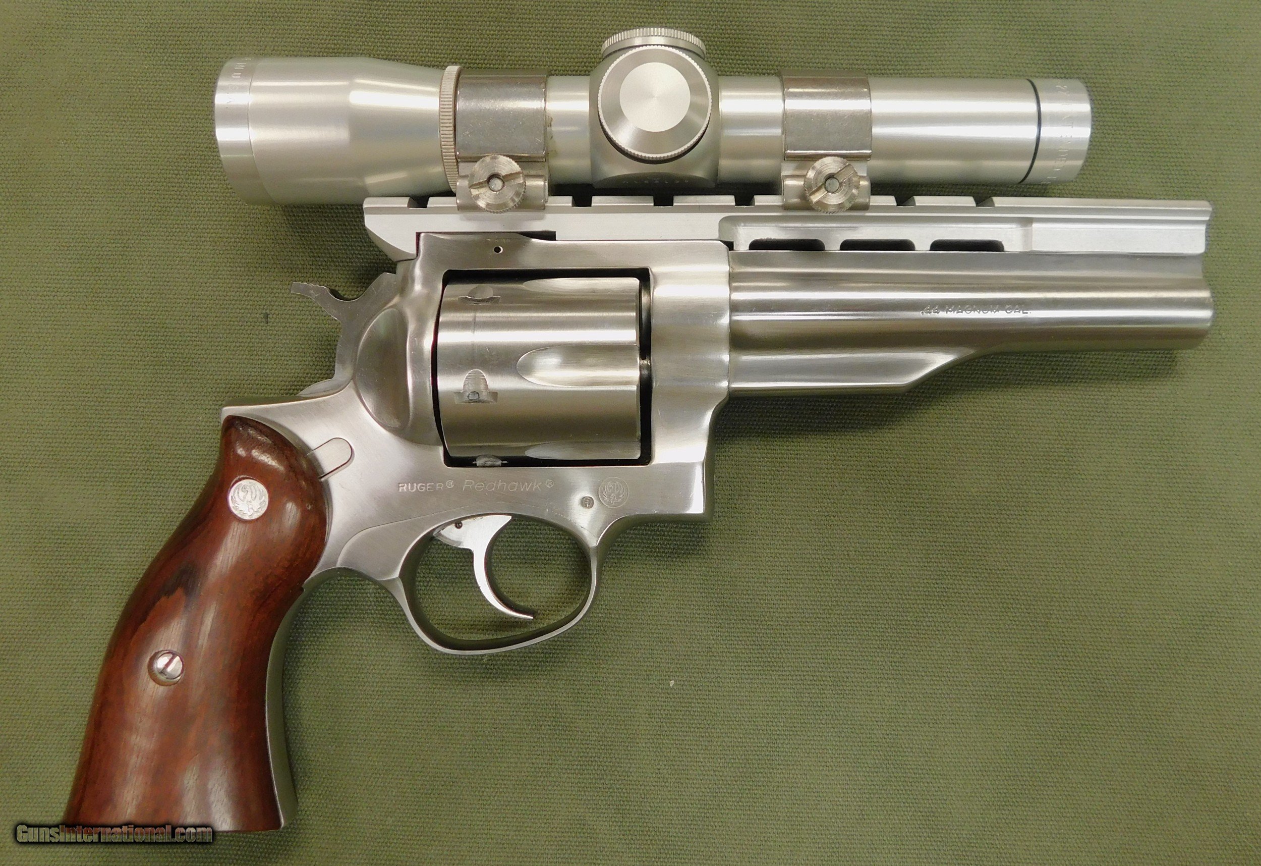 Ruger Redhawk 44 magnum w/scope