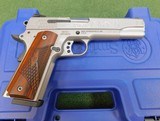 Smith & Wesson 1911 engraved 45 acp