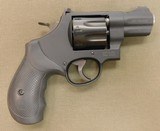 Smith & Wesson 327NG357 magnum - 1 of 3