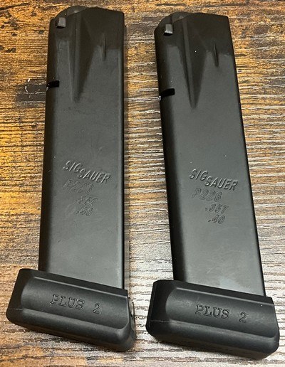 Sig Sauer P226, 40S&W plus 2rd base pad