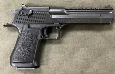 Magnum Research Desert Eagle , 44 magnum