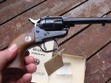 Ruger Single Six Vintage Flat Top 1957* 67 ?
22/22 mag in Original Red and Black Correct Box with Papers Rare Find - 6 of 12