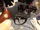 Smith & Wesson Lady Smith RARE BLUED MODEL IN PLUM COLORED FACTORY BOX AS NEW - 4 of 5