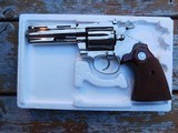 Colt Nickel Diamondback 1975 Not Far From New In Box 4