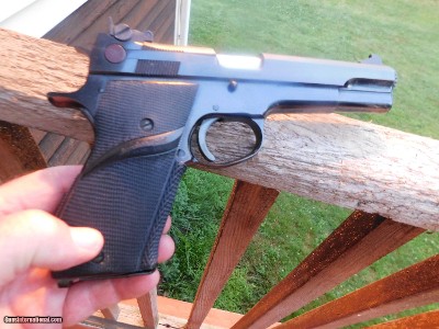 Smith & Wesson 52-1 (Shoots 38 Wadcutter) like Colt mid range ..As New In Box With Papers and extra mag