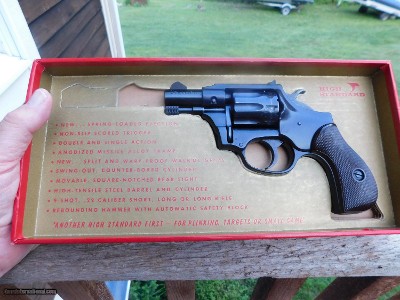 High Standard Sentinel Deluxe 9 shot 22 Snubby In correct factory box...Not too far from new quality beauty