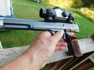 Smith & Wesson Model 42 with Internally light Aim Point Type Scope Super Bargain