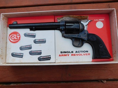 Colt Single Action Army 2d gen unfired, unturned 1970 NEW IN CORRECT BOX WITH ALL PAPERS INCLUDING SHIPPING ORDER !!!!!