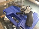 SMITH & WESSON MODEL 686 .357/.38 - 4 of 9