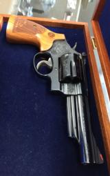 SMITH & WESSON 29-10 FACTORY ENGRAVED - 5 of 8