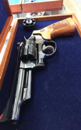 SMITH & WESSON 29-10 FACTORY ENGRAVED - 3 of 8
