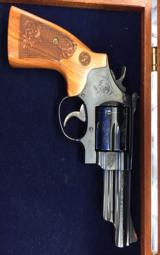 SMITH & WESSON 29-10 FACTORY ENGRAVED - 4 of 8