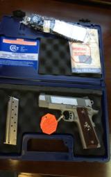 COLT 1911 COMMANDER .9MM - 2 of 10