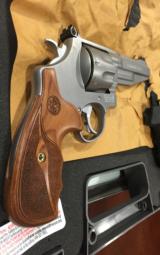 SMITH & WESSON 627 PERFORMANCE .357 - 8 of 9