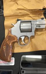 SMITH & WESSON 686 PERFORMANCE .357 - 6 of 7