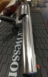 Smith and Wesson Model 686 Deluxe .357 Magnum - 6 of 11