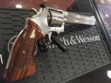 SMITH & WESSON 686-3 - 2 of 10
