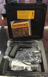 BROWNING 1911 .380 CAL, BLACK LABEL PRO W/NIGHT SIGHTS
- 1 of 10