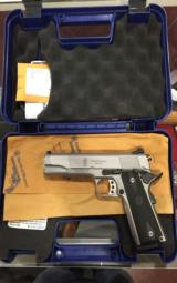 SMITH & WESSON SW1911 .45ACP
- 1 of 14