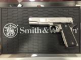 SMITH & WESSON SW1911 .45ACP
- 14 of 14