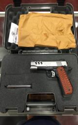 Smith & Wesson 1911 Performance Center .45 ACP
- 1 of 10