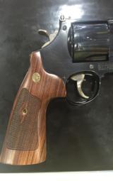 SMITH & WESSON MODEL 57 .41 MAGNUM
- 14 of 15