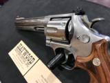 SMITH & WESSON 629 CLASSIC DX 44MAG - 12 of 15