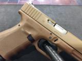 GLOCK 19RTF2 VICKERS TACTICAL 9MM FULL FDE
- 10 of 15
