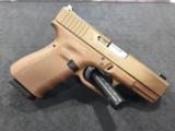 GLOCK 19RTF2 VICKERS TACTICAL 9MM FULL FDE
- 8 of 15
