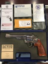 SMITH & WESSON MODEL 29-10
6"NICKEL 44MAG
- 10 of 10