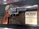 SMITH & WESSON MODEL 29-10
6"NICKEL 44MAG
- 8 of 10