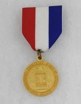 ORIGINAL WW 1 & 2,
MIXED MEDALS & INSIGNIA LOT - 6 of 15