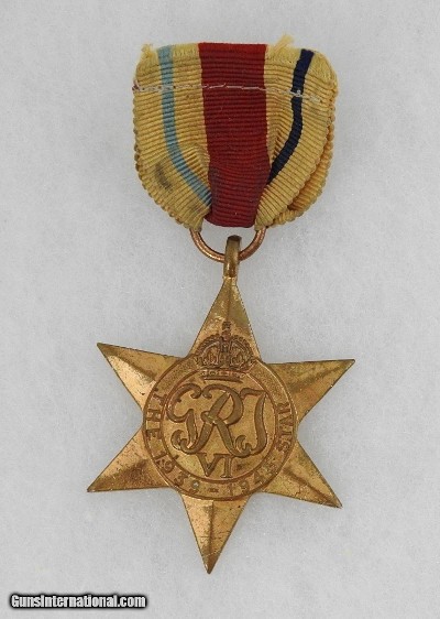ORIGINAL WW 1 & 2,MIXED MEDALS & INSIGNIA LOT - Image 8 of 15