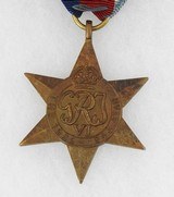 ORIGINAL WW 1 & 2,
MIXED MEDALS & INSIGNIA LOT - 11 of 15