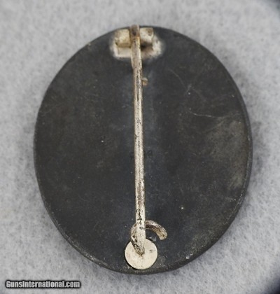 ORIGINAL GERMAN WW 2 and WW 1 MIXED MEDALS LOT - Image 7 of 14