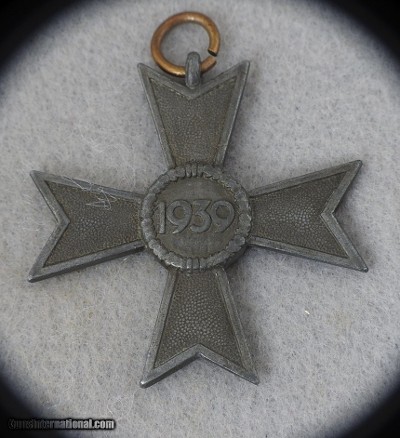 ORIGINAL GERMAN WW 2 and WW 1 MIXED MEDALS LOT - Image 11 of 14