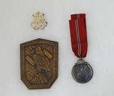 ORIGINAL GERMAN WW 2 MIXED PINS AND PLAQUE LOT - 1 of 9