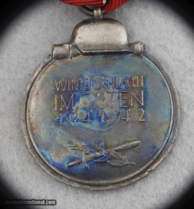 ORIGINAL GERMAN WW 2 MIXED PINS AND PLAQUE LOT - Image 5 of 9