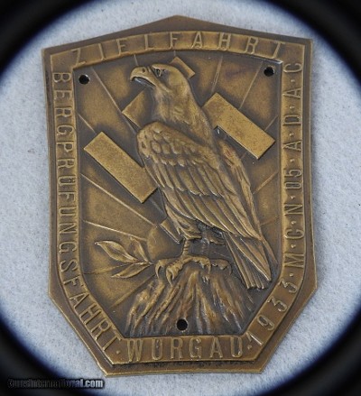 ORIGINAL GERMAN WW 2 MIXED PINS AND PLAQUE LOT - Image 7 of 9