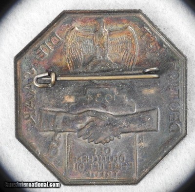 ORIGINAL GERMAN WW 2 MIXED BADGES AND METALS LOT - Image 9 of 15