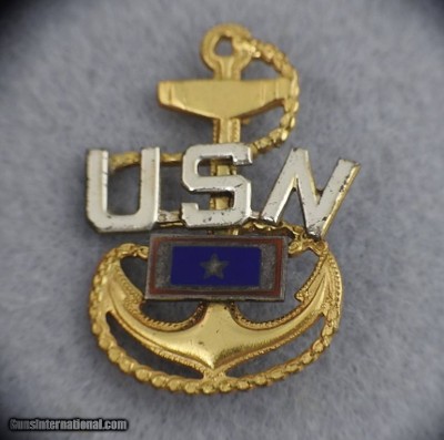 ORIGINAL US WW 2 MIXED PINS AND BADGES LOT - Image 7 of 20