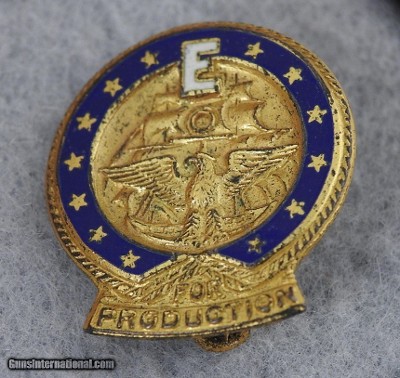 ORIGINAL US WW 2 MIXED PINS AND BADGES LOT - Image 14 of 20