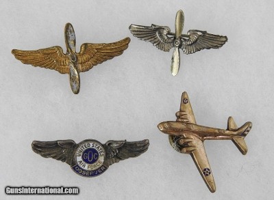 ORIGINAL US WW 2 MIXED PINS AND LAPEL BUTTON LOT - Image 2 of 5