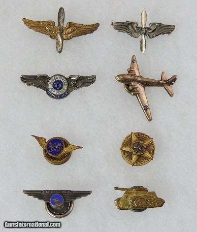 ORIGINAL US WW 2 MIXED PINS AND LAPEL BUTTON LOT