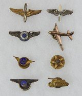 ORIGINAL US WW 2 MIXED PINS AND LAPEL BUTTON LOT - 1 of 5