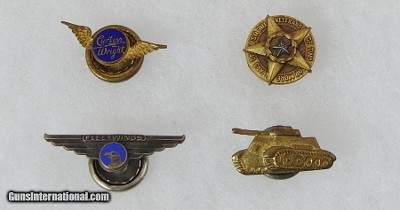 ORIGINAL US WW 2 MIXED PINS AND LAPEL BUTTON LOT - Image 4 of 5