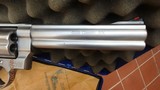 Smith & Wesson 629-5 DX Classic 44 Magnum - 4 of 7