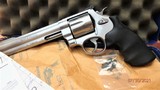 Smith & Wesson 629-5 DX Classic 44 Magnum - 3 of 7